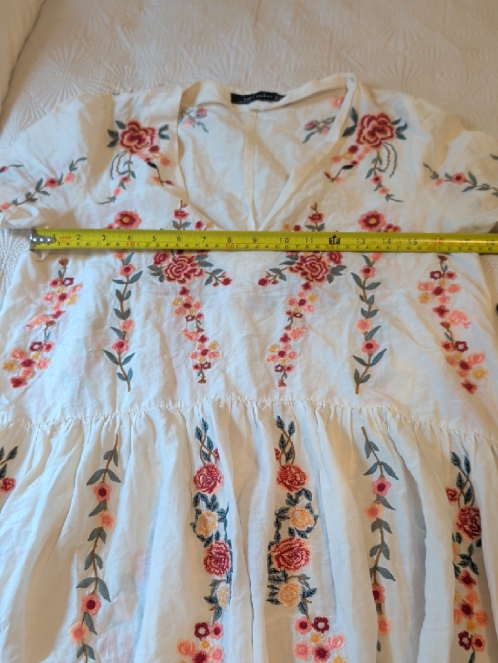 Zara Cream Mini Dress with Red and Pink Floral Embroidery - Picture 4 of 6